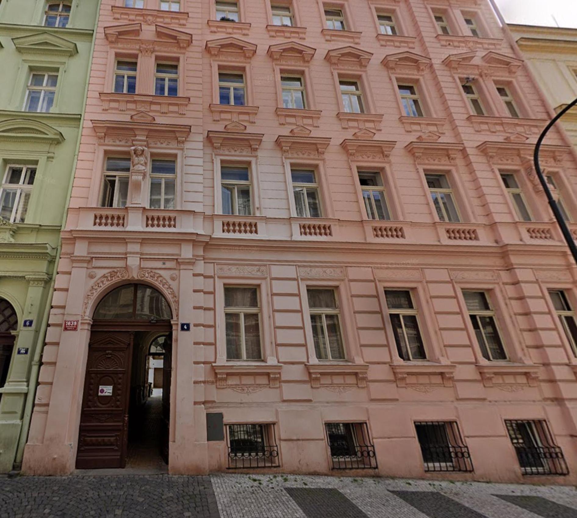 Modern And Spacious Apartments In City Center Prague Exterior photo
